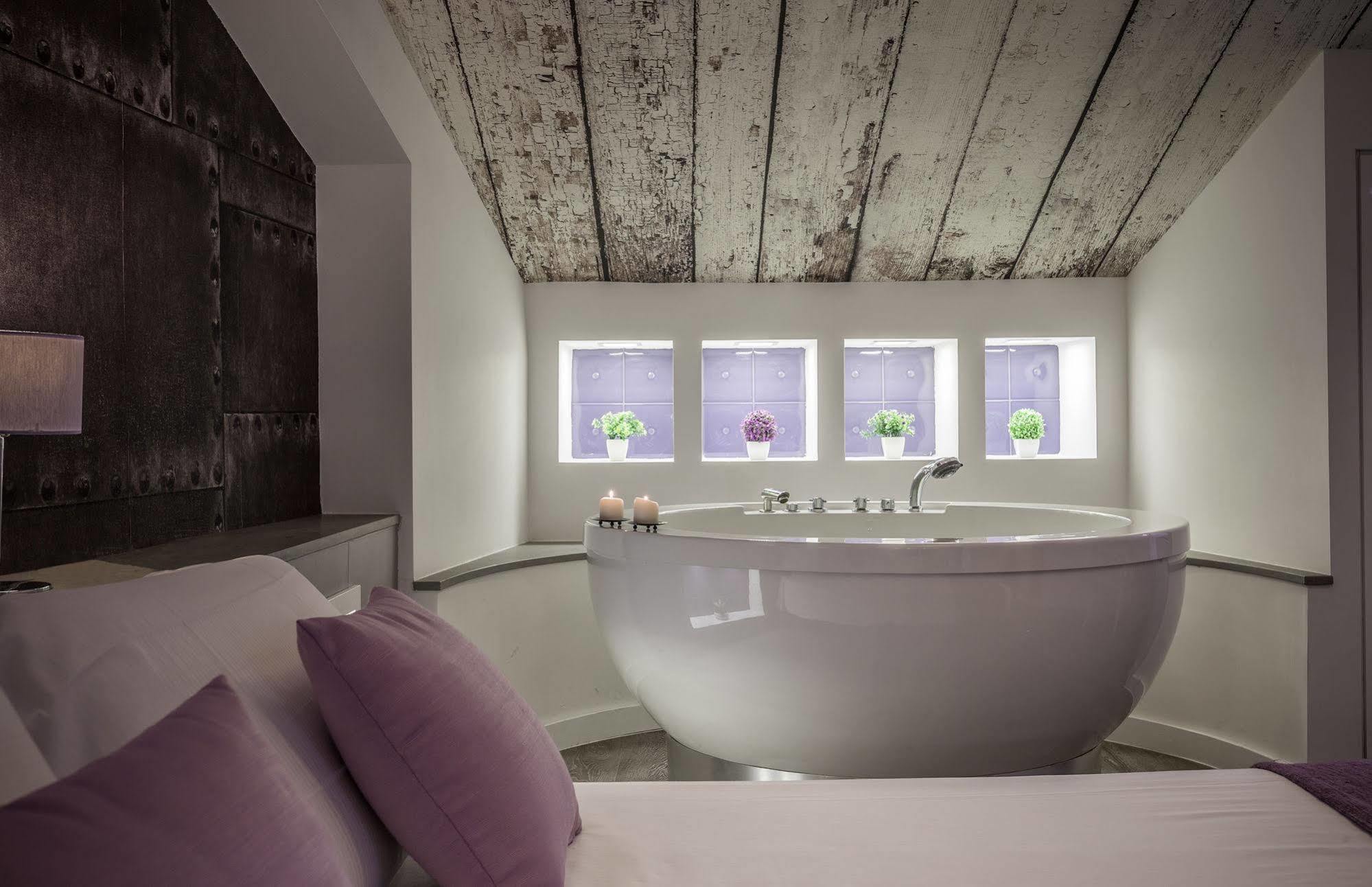 Emphasis Suites & Rooms Cagliari Kültér fotó